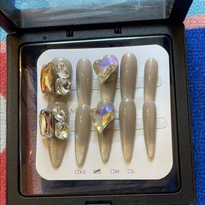 Elegant Gray Press-On Nails with Rhinestones